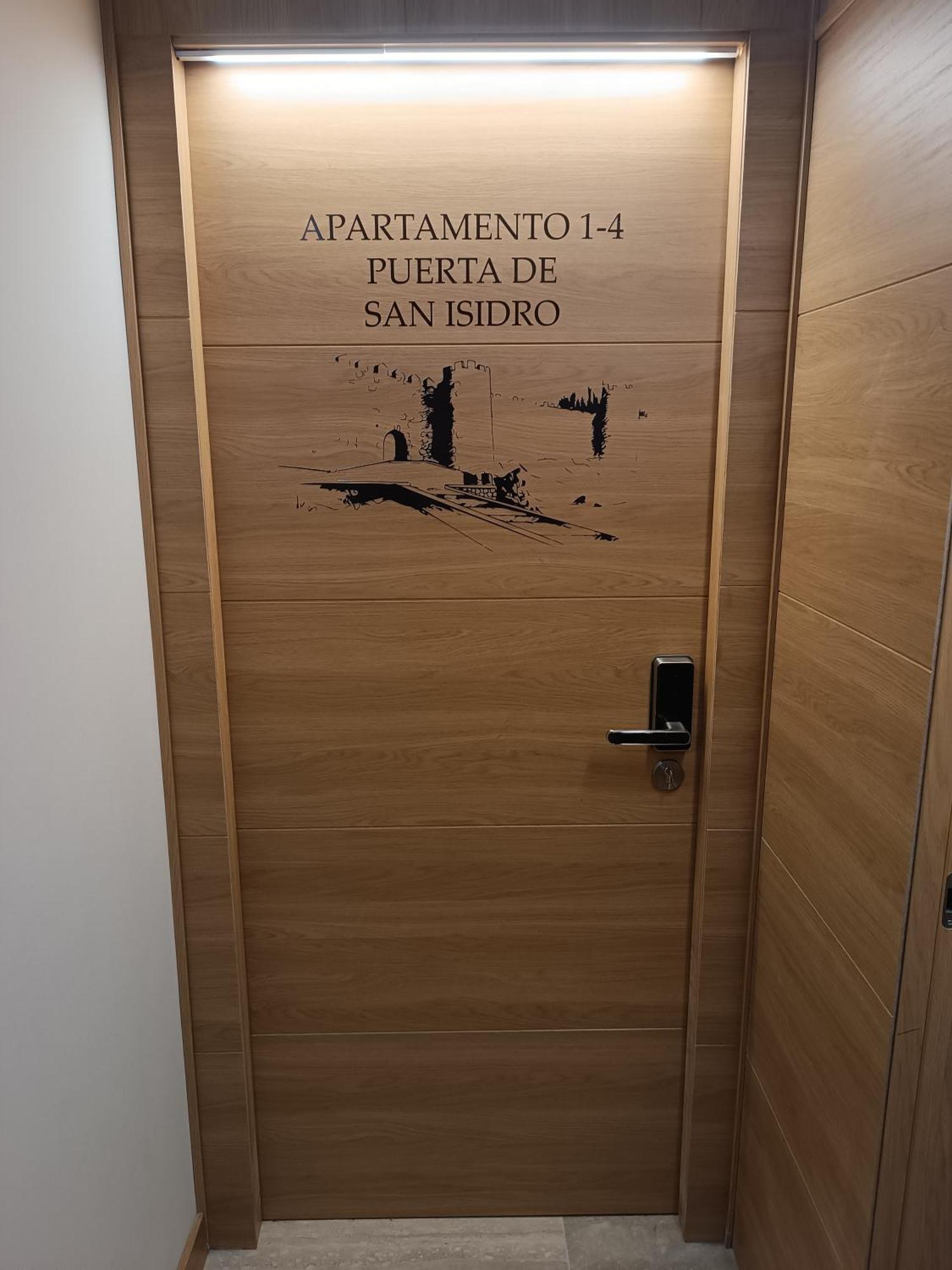 Apartamentos Turisticos Avila Puerta De San Isidro 1-4 Ávila Exterior foto