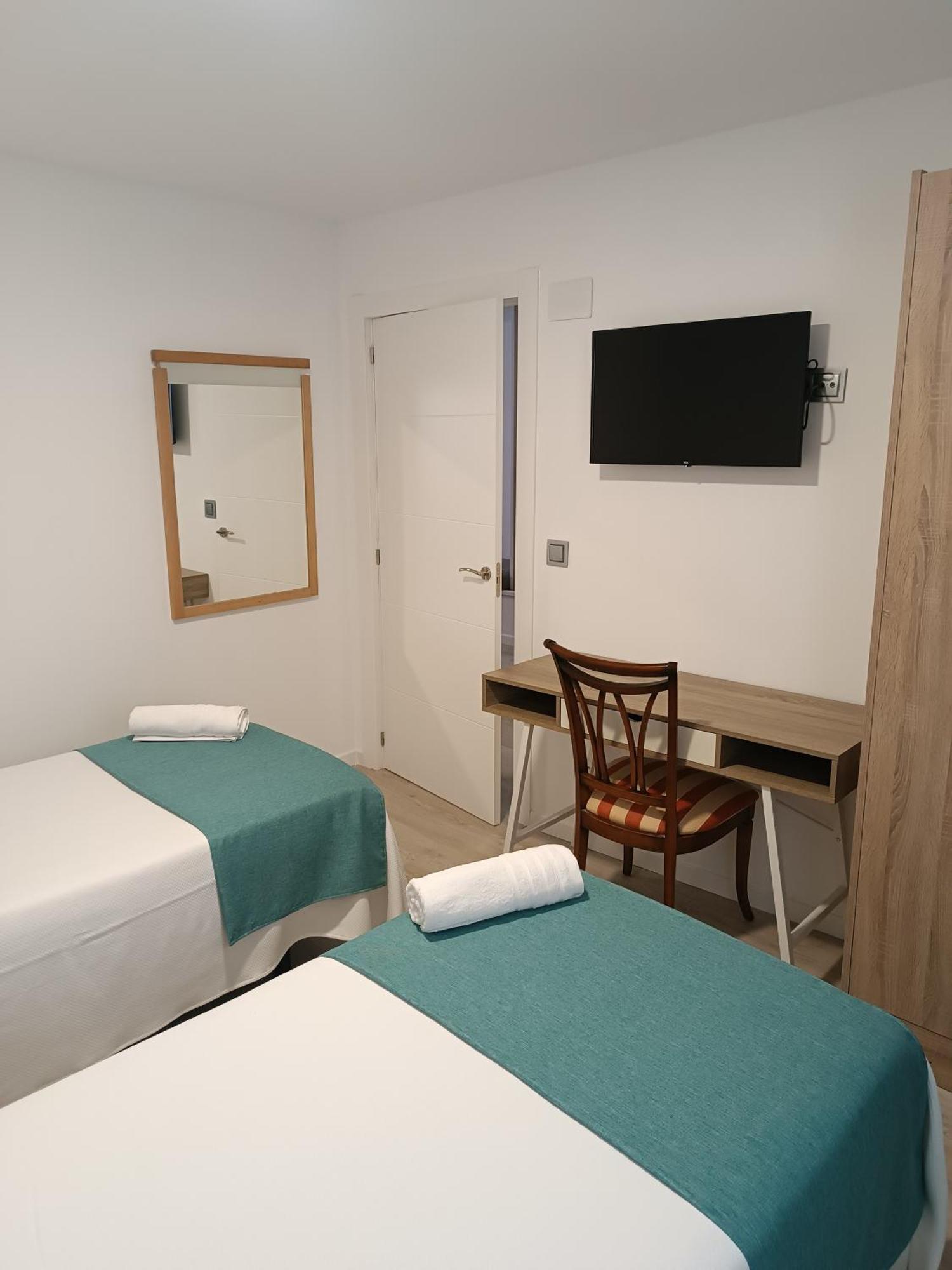 Apartamentos Turisticos Avila Puerta De San Isidro 1-4 Ávila Exterior foto